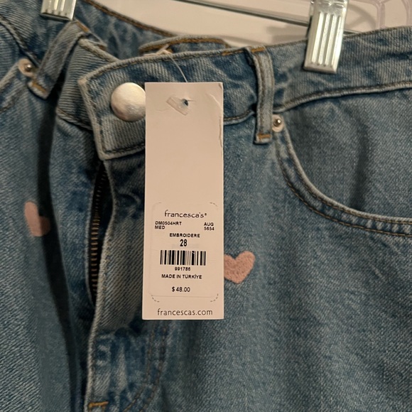 NWT Francesca’s denim heart shorts size 28 - Picture 2 of 3